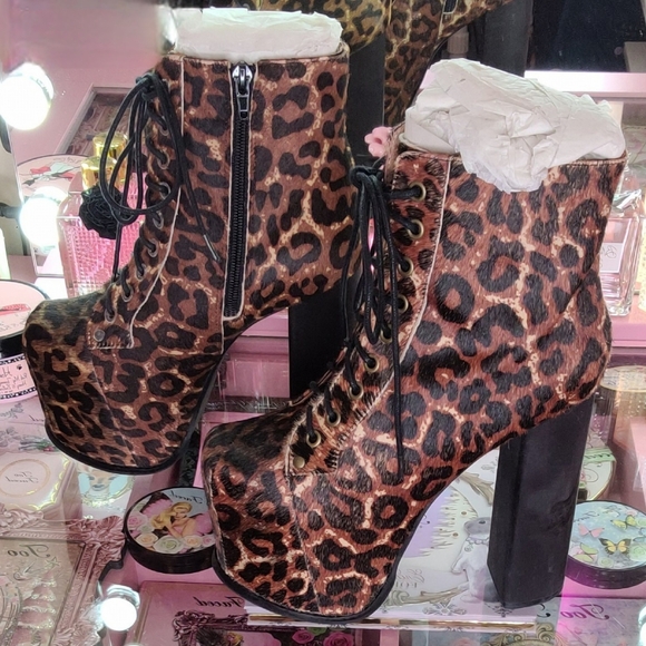 JEFFREE CHAMBELL BIG LITA F  LEOPARD PLATFORMS LEFT SHOE HAS 'RUST IN LACE HOLES - Picture 5 of 8